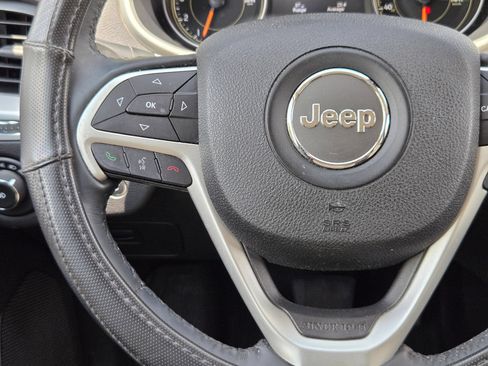 Used 2017 Jeep Cherokee Limited w/ Luxury Group AWD/4WD image 21