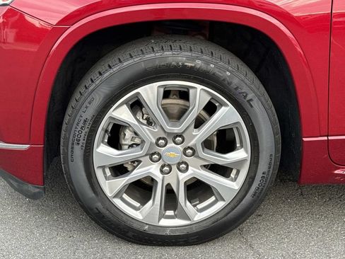 Used 2021 Chevrolet Traverse Premier w/ LPO, 'HIT The Road' Package AWD/4WD image 8