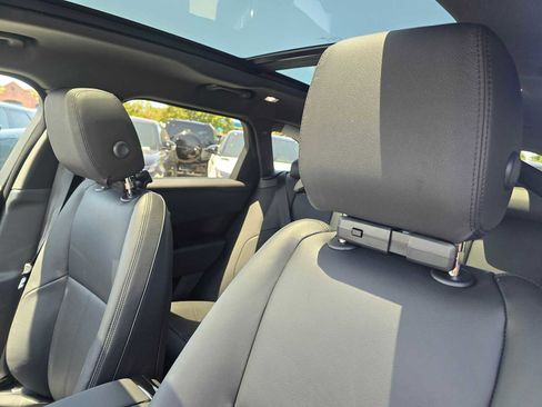 Certified 2026 Land Rover Range Rover Velar Dynamic SE image 25