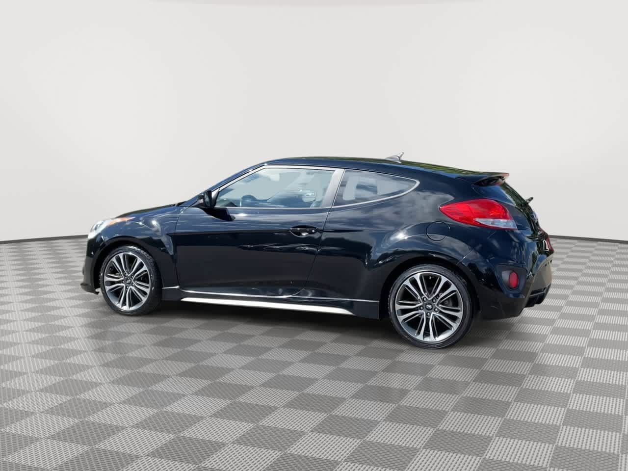 Used 2016 Hyundai Veloster Turbo FWD image 6
