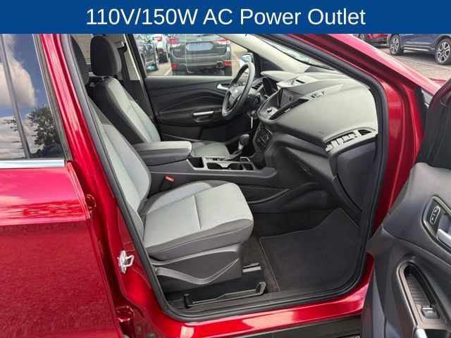 Used 2017 Ford Escape SE w/ Equipment Group 201A AWD/4WD image 16