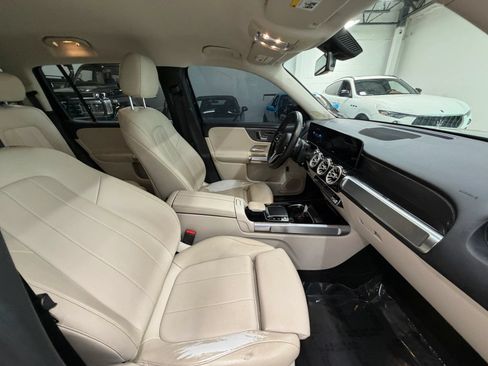 Used 2020 Mercedes-Benz GLB 250 w/ Premium Package image 21
