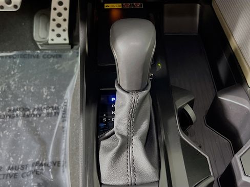 Used 2025 Toyota Camry SE w/ Multimedia Upgrade Package image 24