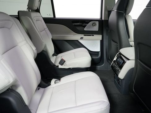 New 2026 Lincoln Aviator Reserve AWD/4WD image 18