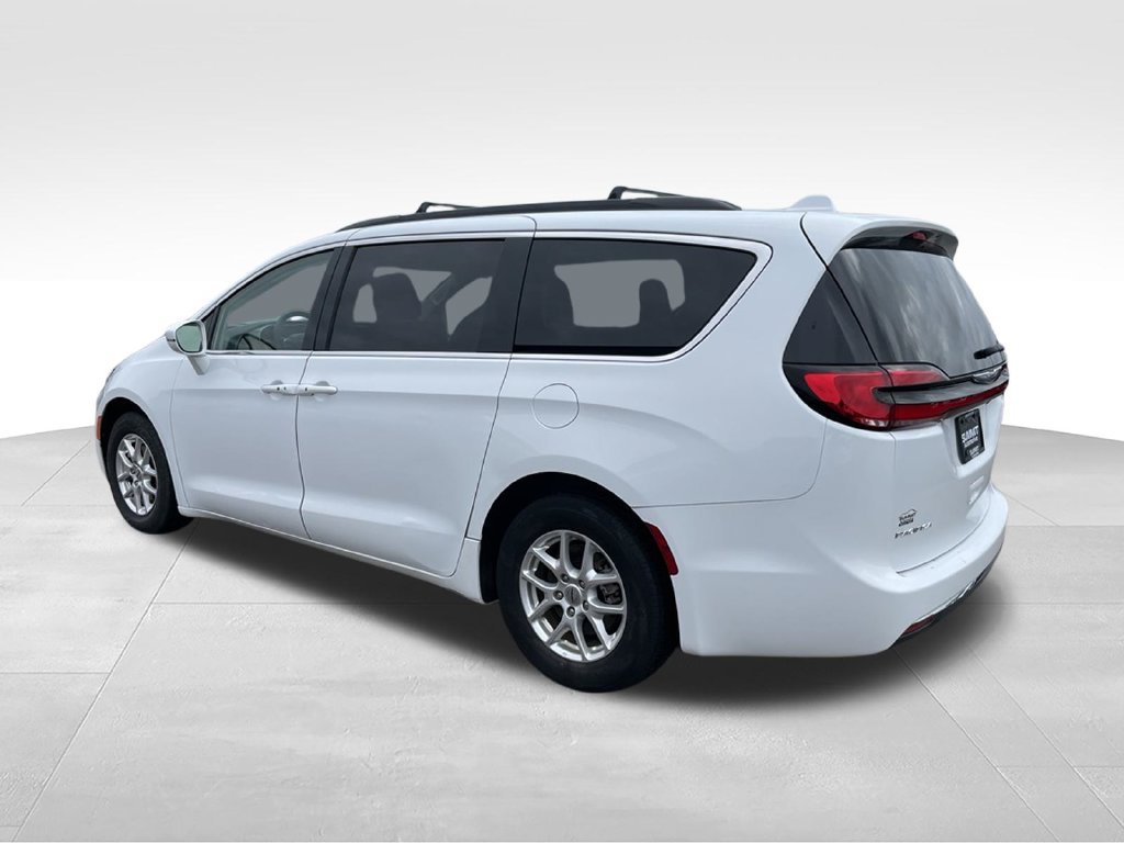 Used 2022 Chrysler Pacifica Touring-L FWD image 6