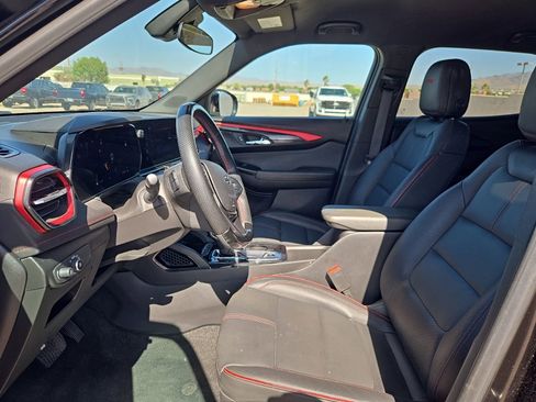 Used 2024 Chevrolet TrailBlazer RS FWD image 3