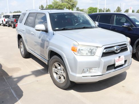 Used 2013 Toyota 4Runner SR5 image 2
