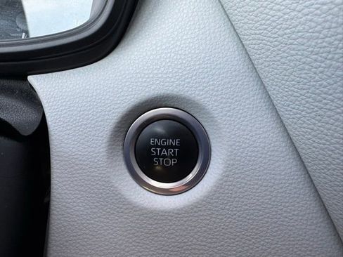 Used 2024 Toyota Corolla SE w/ SE Convenience Package image 20