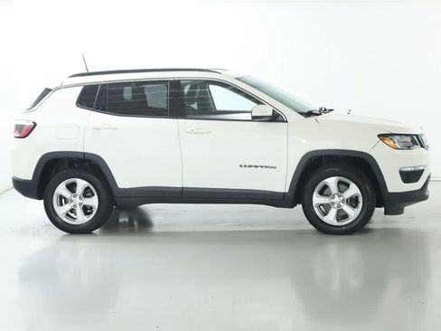 Used 2017 Jeep Compass Latitude w/ Popular Equipment Group AWD/4WD image 11