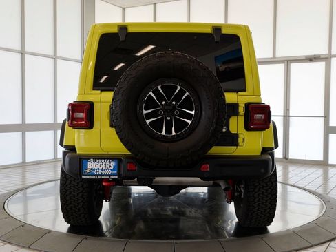 Used 2024 Jeep Wrangler Unlimited Rubicon AWD/4WD image 7