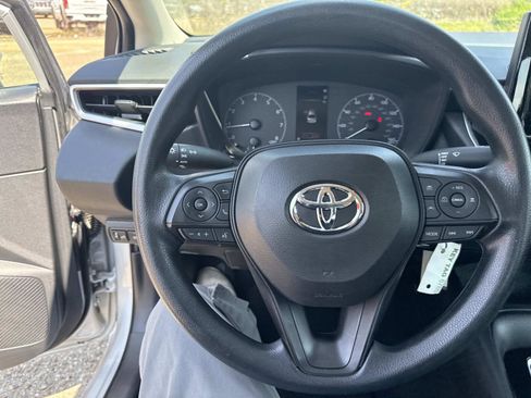 Used 2024 Toyota Corolla LE image 23