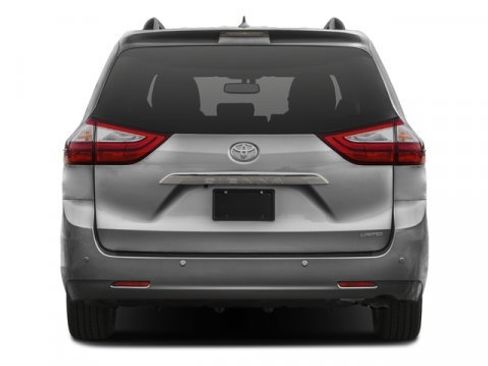 Used 2017 Toyota Sienna XLE w/ XLE Navigation Package FWD image 5