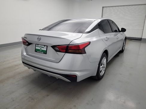 Used 2024 Nissan Altima 2.5 S FWD image 9