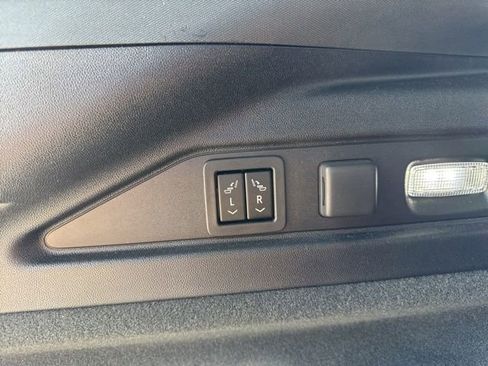 Used 2024 Cadillac Lyriq Luxury AWD/4WD image 37