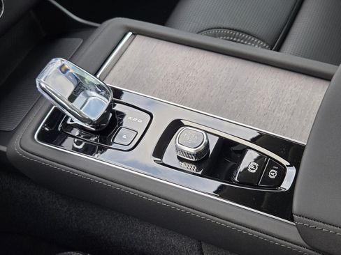 New 2026 Volvo XC90 B6 Ultra w/ Protection Package Premier image 24