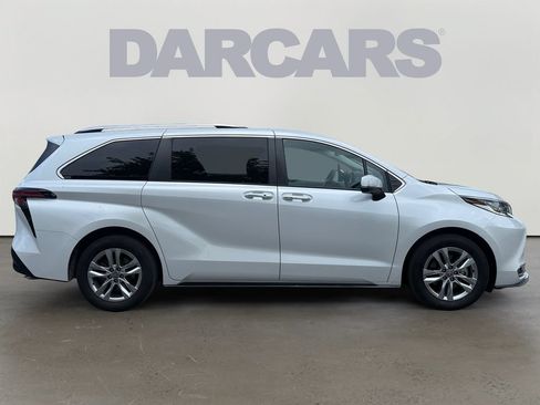 Used 2023 Toyota Sienna Limited AWD/4WD image 8