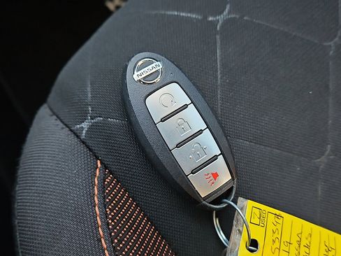 Used 2019 Nissan Kicks SR image 19