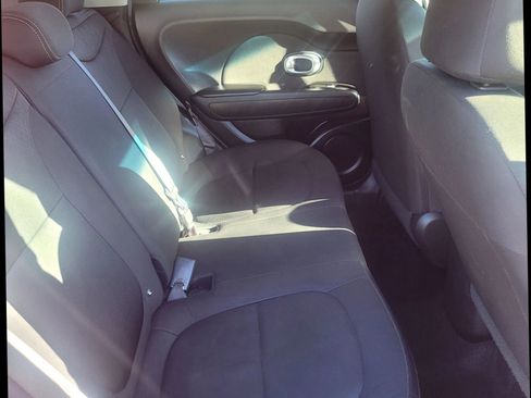 Used 2019 Kia Soul image 25