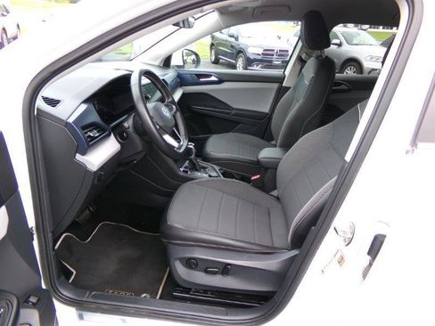 Used 2023 Volkswagen Taos SE AWD/4WD image 13
