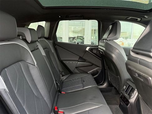 Used 2025 BMW X3 M50 image 9