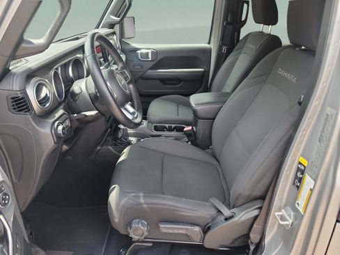 Used 2020 Jeep Wrangler Unlimited Sahara AWD/4WD image 23