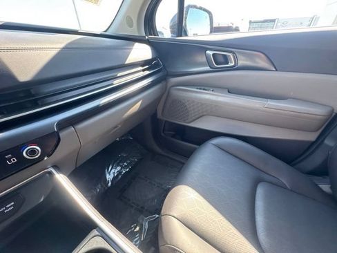 Used 2026 Kia Carnival LXS FWD image 15