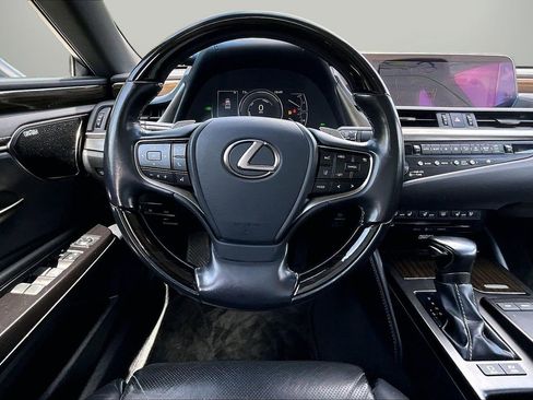 Used 2019 Lexus ES 300h w/ Accessory Package 2 FWD image 11