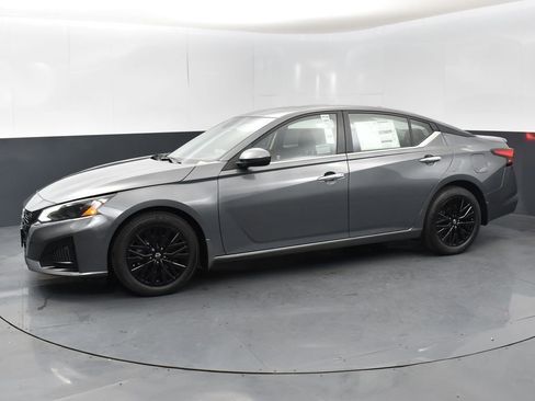 New 2025 Nissan Altima 2.5 SV w/ SV Special Edition Package image 4