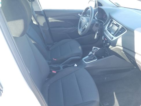 Used 2022 Hyundai Accent SE image 17