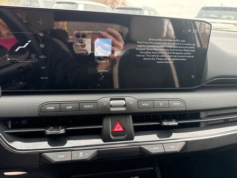 New 2025 Kia K4 GT-Line Turbo image 17