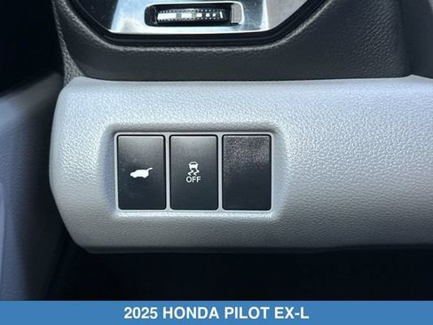 Certified 2025 Honda Pilot EX-L image 33