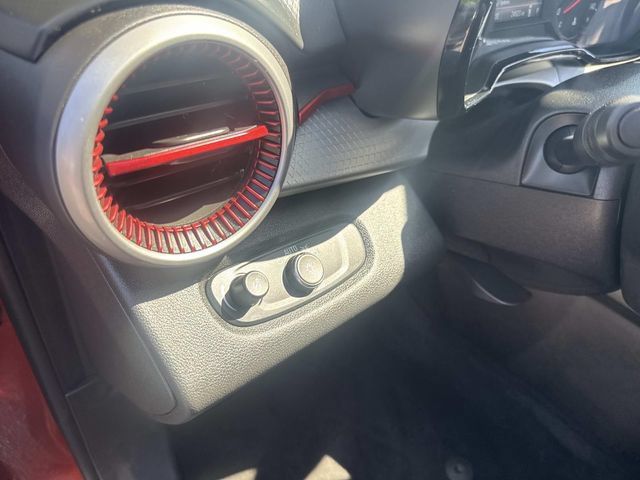 Used 2024 Chevrolet Trax RS w/ Sunroof Package FWD image 23