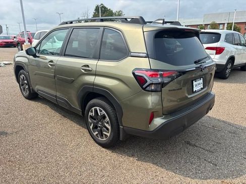 Used 2026 Subaru Forester Premium AWD/4WD image 4