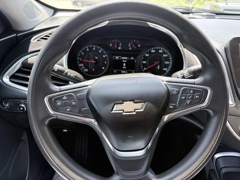 Used 2021 Chevrolet Malibu LT FWD image 13