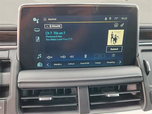 Used 2022 Chevrolet Suburban Z71 w/ Luxury Package image 16