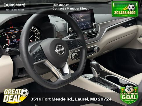 Used 2024 Nissan Altima 2.5 SV FWD image 19