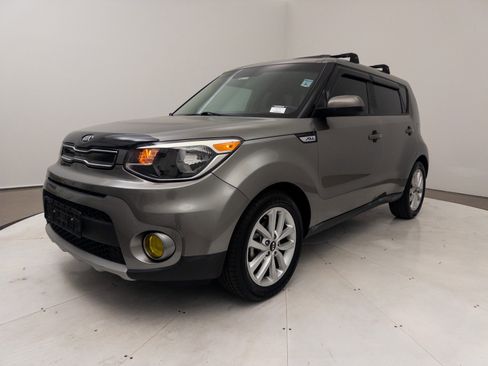 Used 2019 Kia Soul + image 8