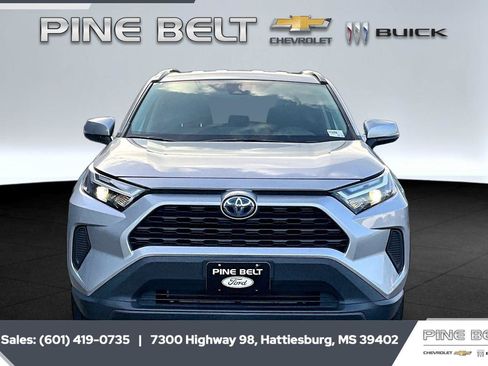 Used 2024 Toyota RAV4 XLE AWD/4WD image 3