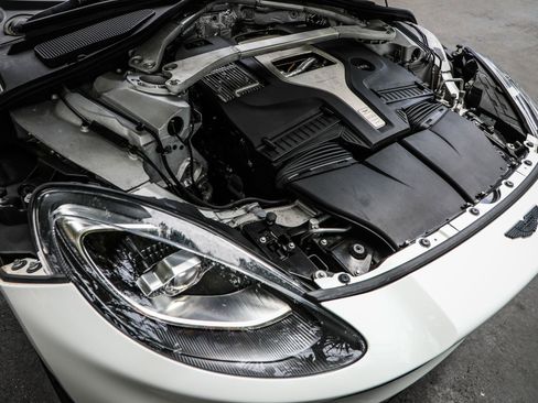Used 2022 Aston Martin DBX AWD/4WD image 12