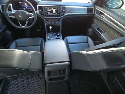 Used 2022 Volkswagen Atlas Cross Sport SE image 12