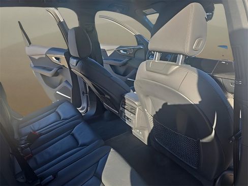 Used 2021 Audi Q7 3.0T Premium Plus w/ Premium Plus Package image 14