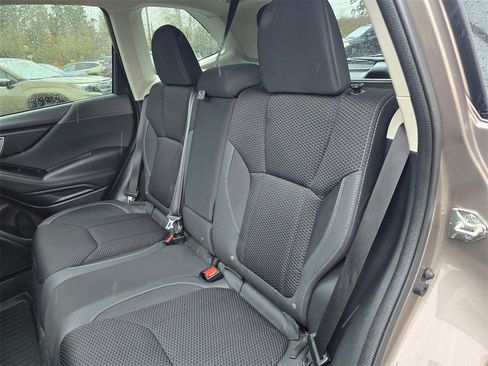 Used 2023 Subaru Forester Premium image 17