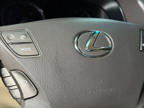 Used 2010 Lexus LS 460 RWD image 41