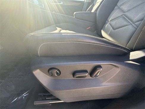 Used 2024 Volkswagen Atlas SE image 12