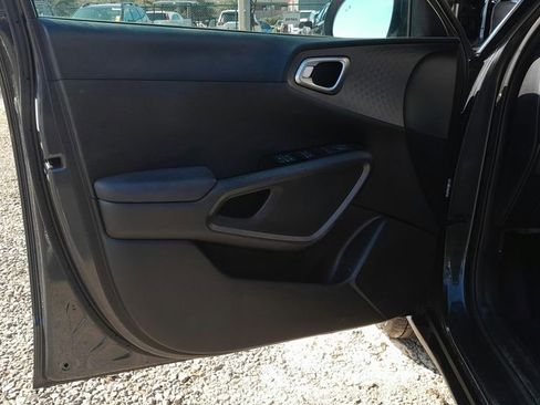 Used 2020 Kia Soul S FWD image 15
