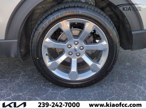 Used 2020 Ford Explorer Platinum w/ Premium Technology Package image 11