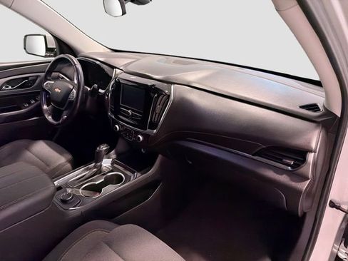 Used 2018 Chevrolet Traverse LT FWD image 26