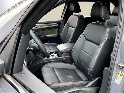 Used 2022 Volkswagen Atlas Cross Sport SE image 21