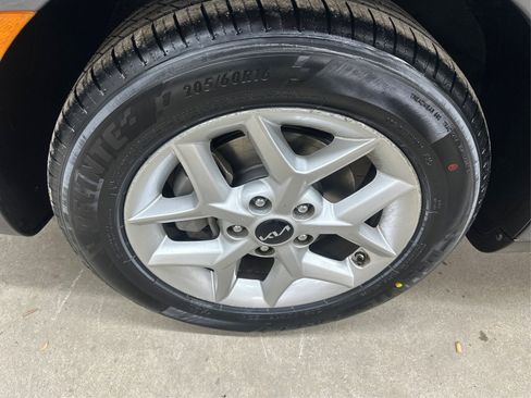 Used 2023 Kia Soul LX w/ LX Technology Package image 22