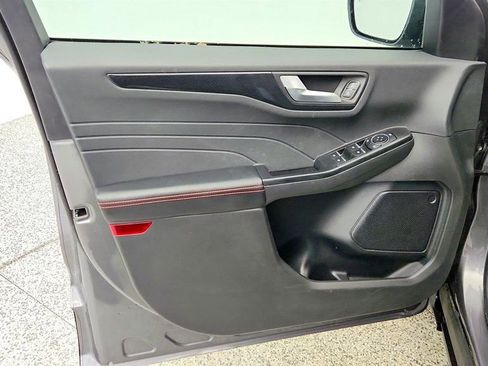 Used 2025 Ford Escape ST-Line image 10